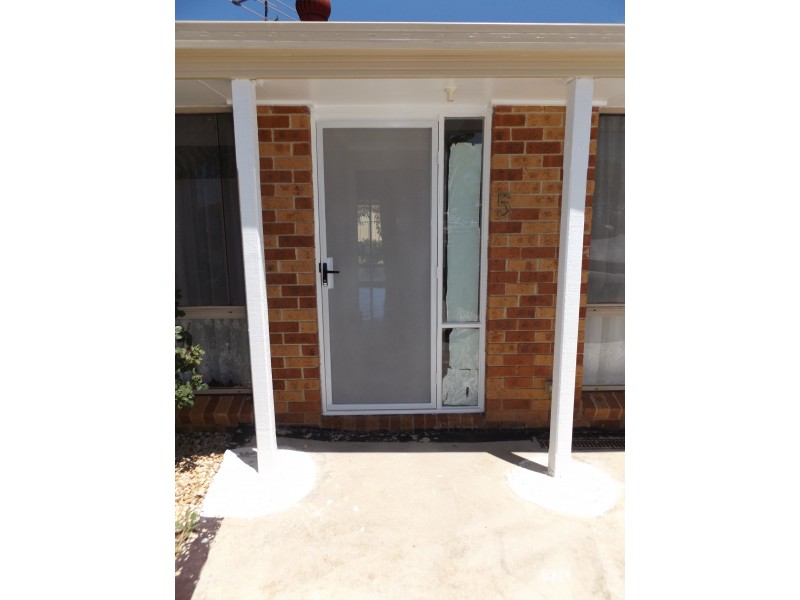 5 Orsino Place, Rosemeadow NSW 2560