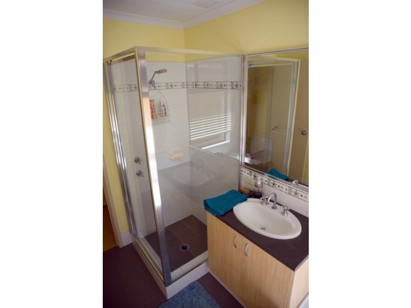 24 Barossa Gardens, Caversham WA 6055