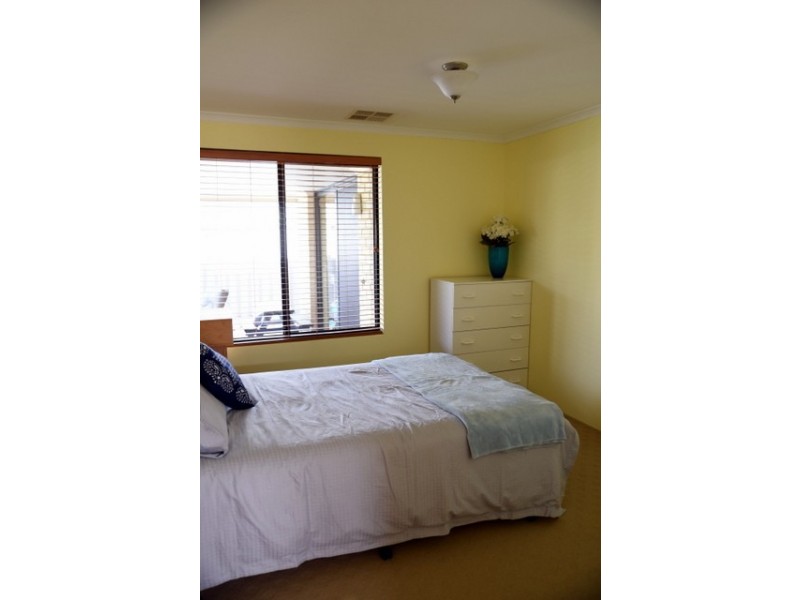 24 Barossa Gardens, Caversham WA 6055