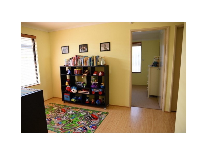 24 Barossa Gardens, Caversham WA 6055