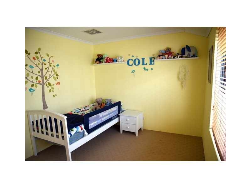 24 Barossa Gardens, Caversham WA 6055