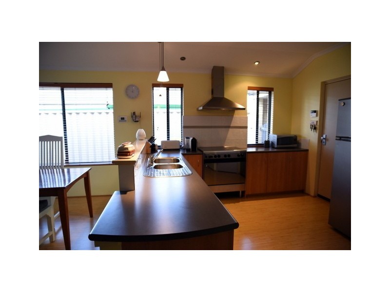 24 Barossa Gardens, Caversham WA 6055