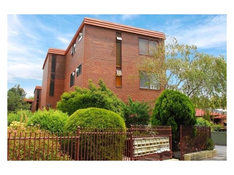 3/47 Railway Place West, Flemington VIC 3031