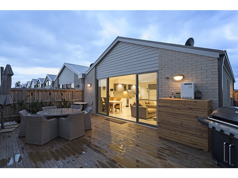 13 Rove Lane, Doreen VIC 3754