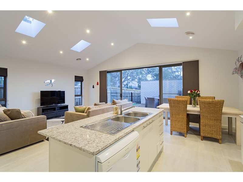 13 Rove Lane, Doreen VIC 3754