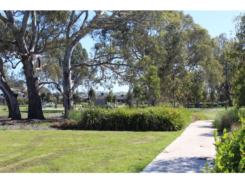 13 Rove Lane, Doreen VIC 3754