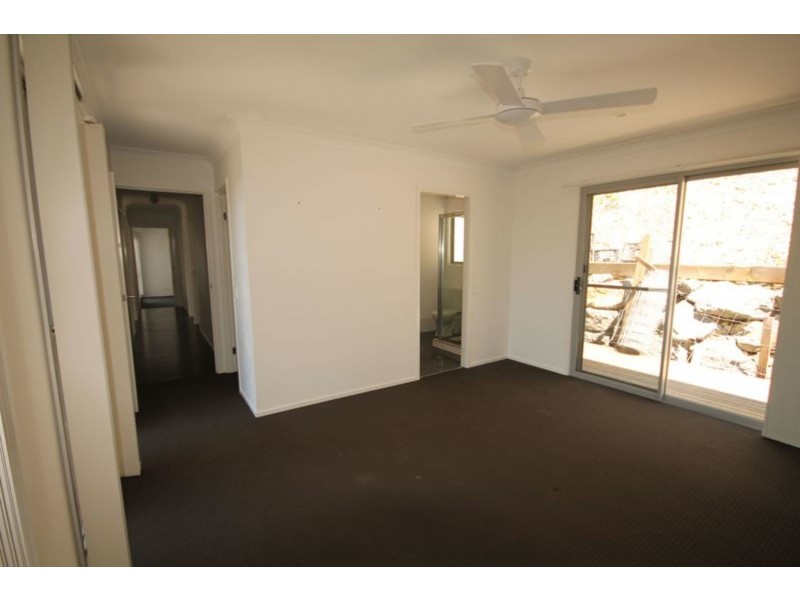 11 Hopman Court, Oxenford QLD 4210