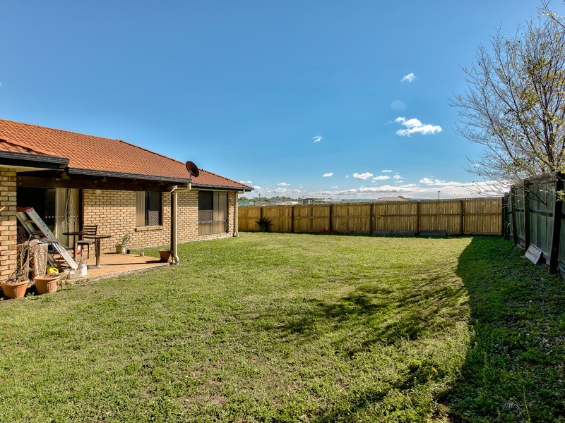 12 Hilldean Drive, Raceview QLD 4305
