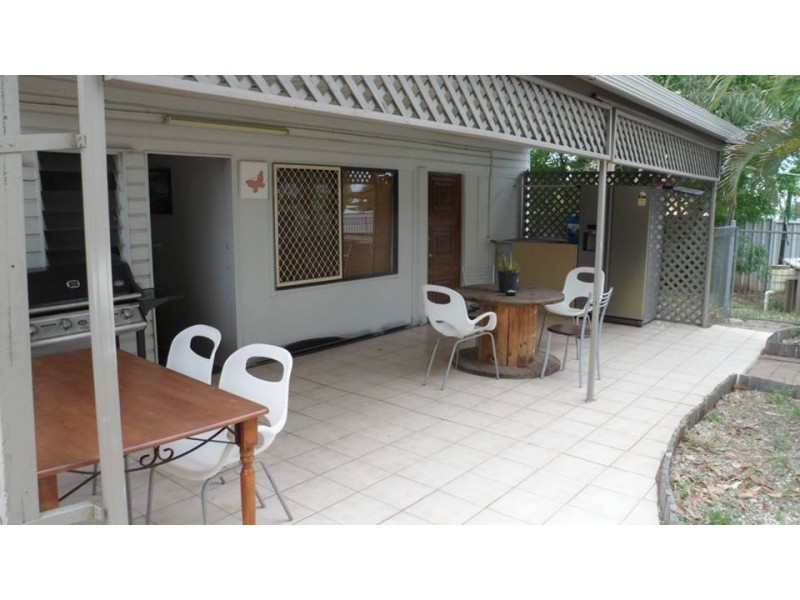 2 Fraser Street, Moranbah QLD 4744