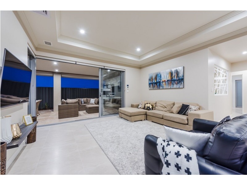 8 Serengti Drive, Landsdale WA 6065