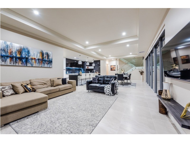 8 Serengti Drive, Landsdale WA 6065