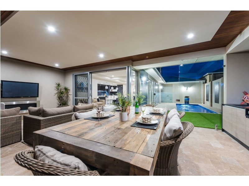 8 Serengti Drive, Landsdale WA 6065