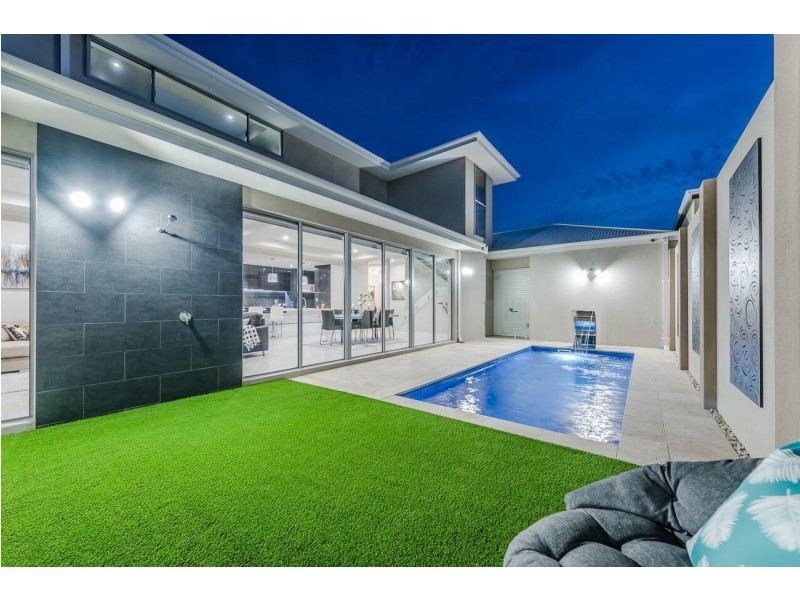 8 Serengti Drive, Landsdale WA 6065