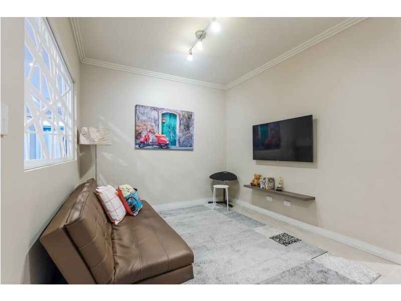 8 Serengti Drive, Landsdale WA 6065