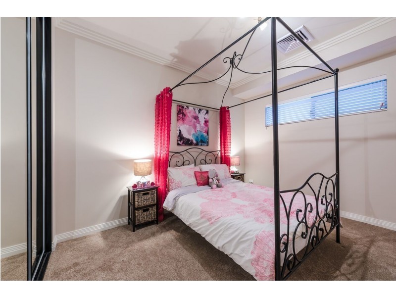 8 Serengti Drive, Landsdale WA 6065