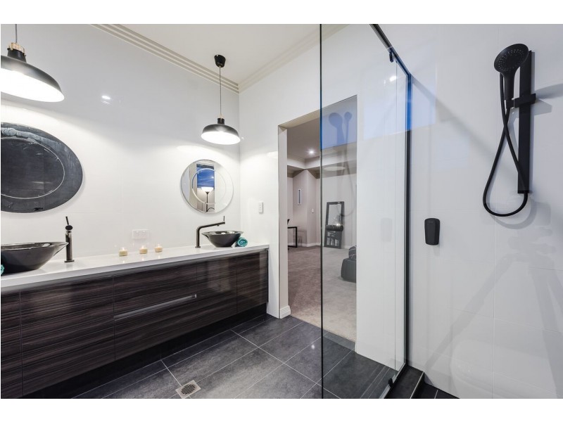 8 Serengti Drive, Landsdale WA 6065