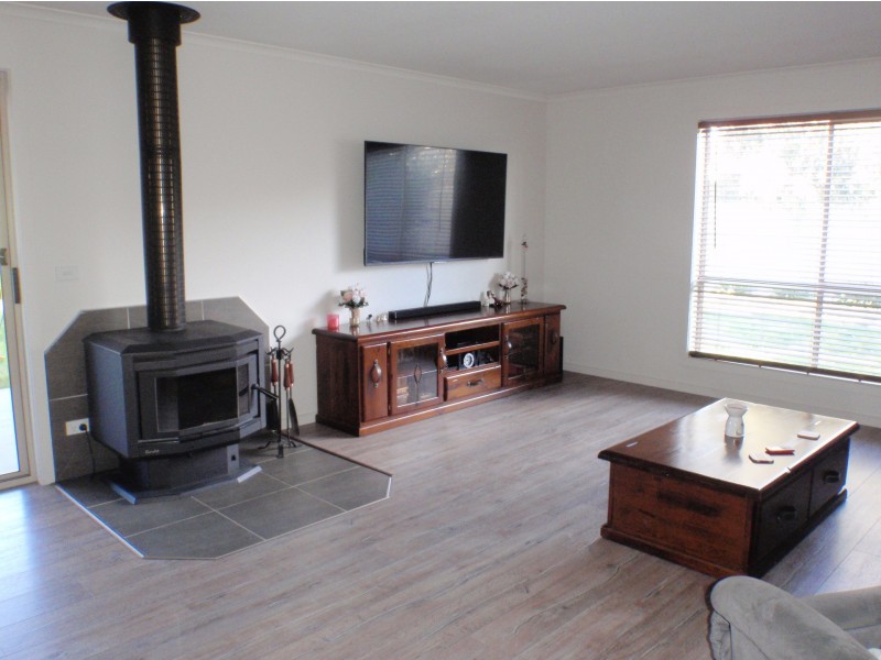 2 Bundoora Avenue, Jerilderie NSW 2716