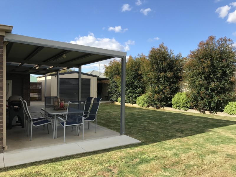 2 Bundoora Avenue, Jerilderie NSW 2716