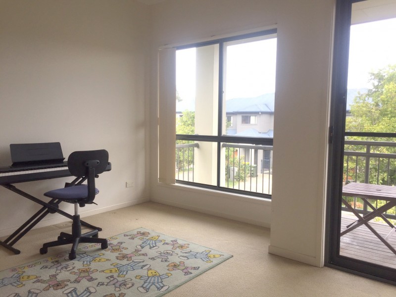 9 Imperia Crescent, Varsity Lakes QLD 4227