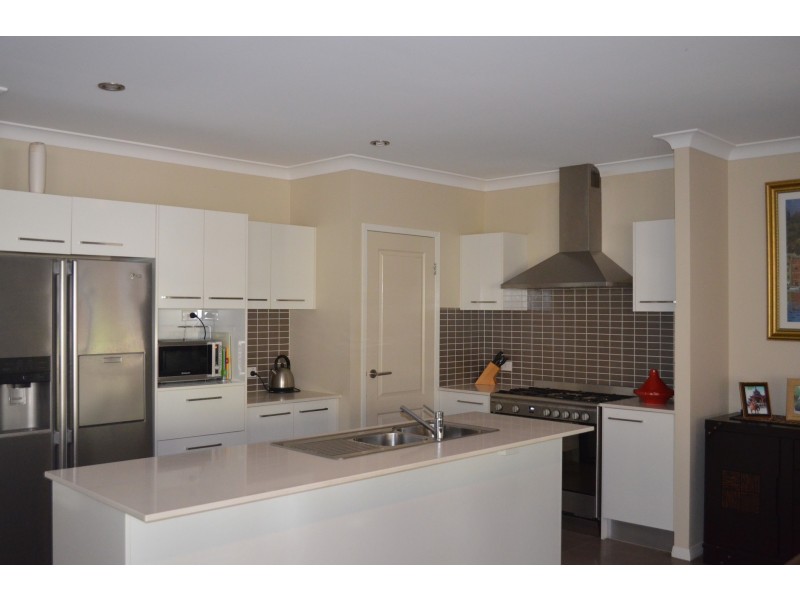 9 Riverside Sanctuary Terrace, Ormeau QLD 4208