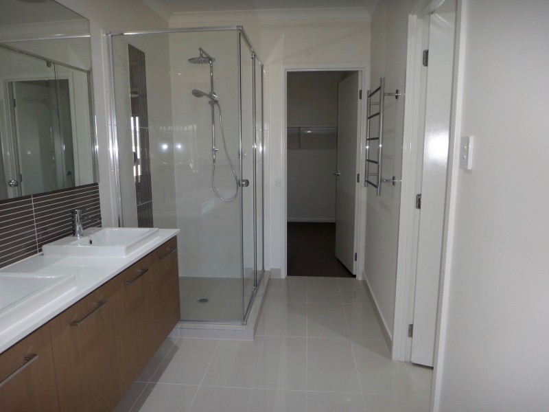 16 Garragull Drive, Yarrabilba QLD 4207