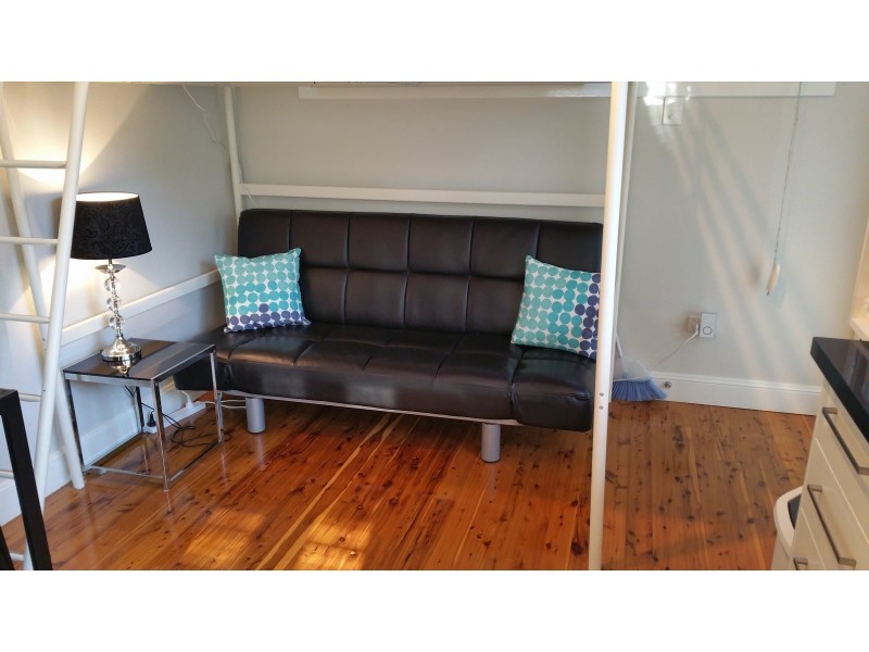 B/233 Sir Fred Schonell Drive, St Lucia QLD 4067