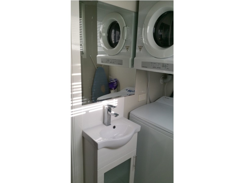 B/233 Sir Fred Schonell Drive, St Lucia QLD 4067