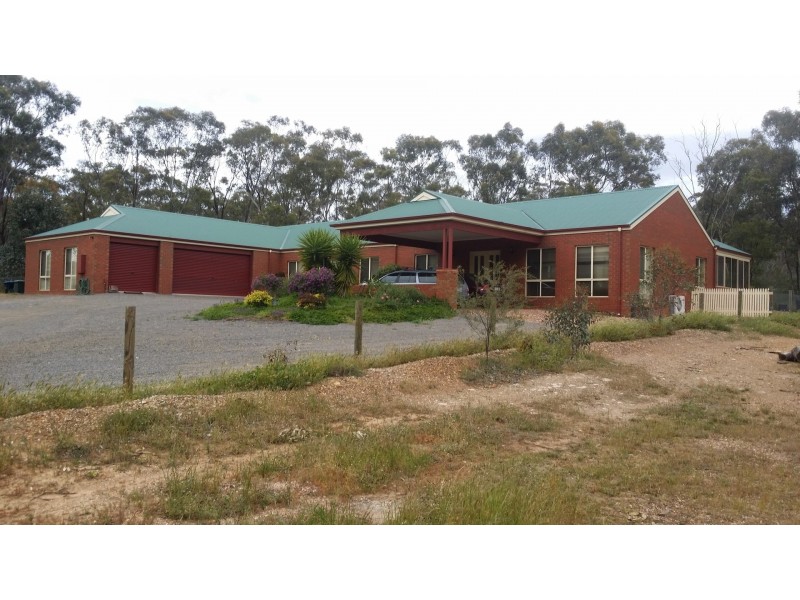 153 Edwards rd, Maiden Gully VIC 3551