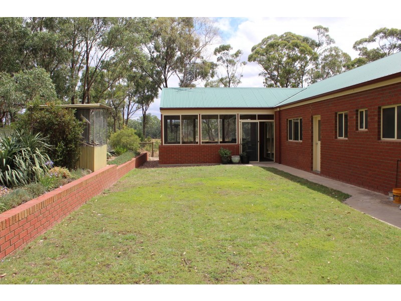 153 Edwards rd, Maiden Gully VIC 3551