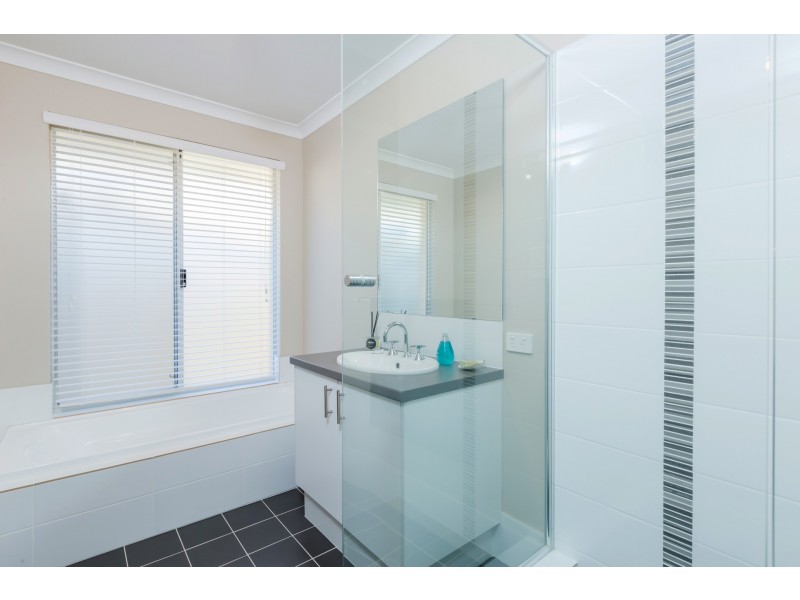 198 Sultana Rd East, Forrestfield WA 6058