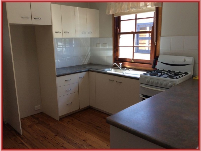 11 Inglis Street, Woody Point QLD 4019