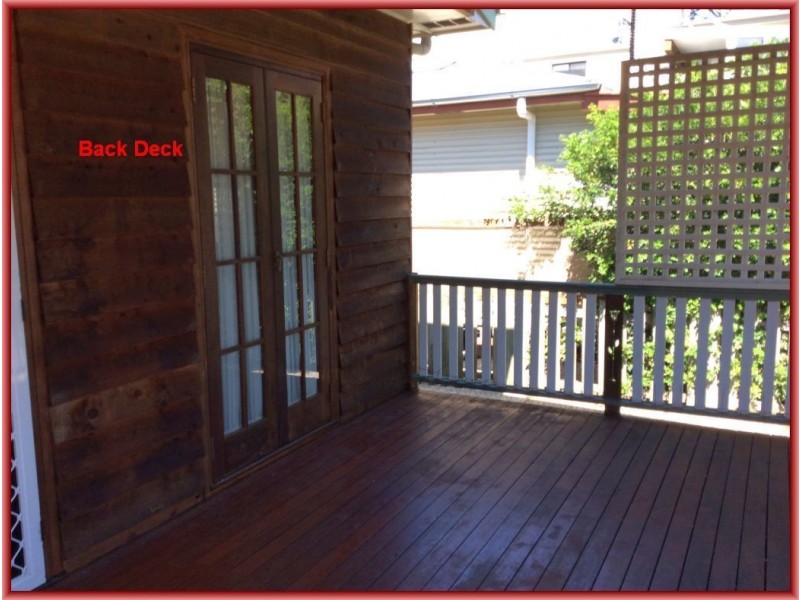 11 Inglis Street, Woody Point QLD 4019