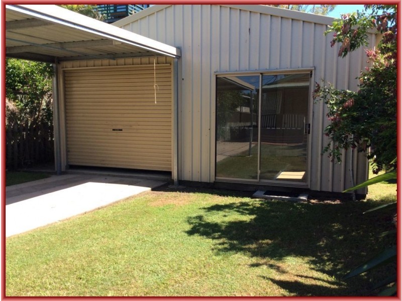 11 Inglis Street, Woody Point QLD 4019