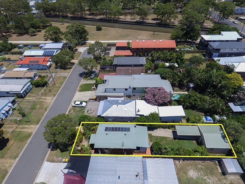 11 Inglis Street, Woody Point QLD 4019