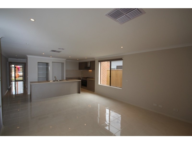 18 Blossom Avenue, Mount Duneed VIC 3216