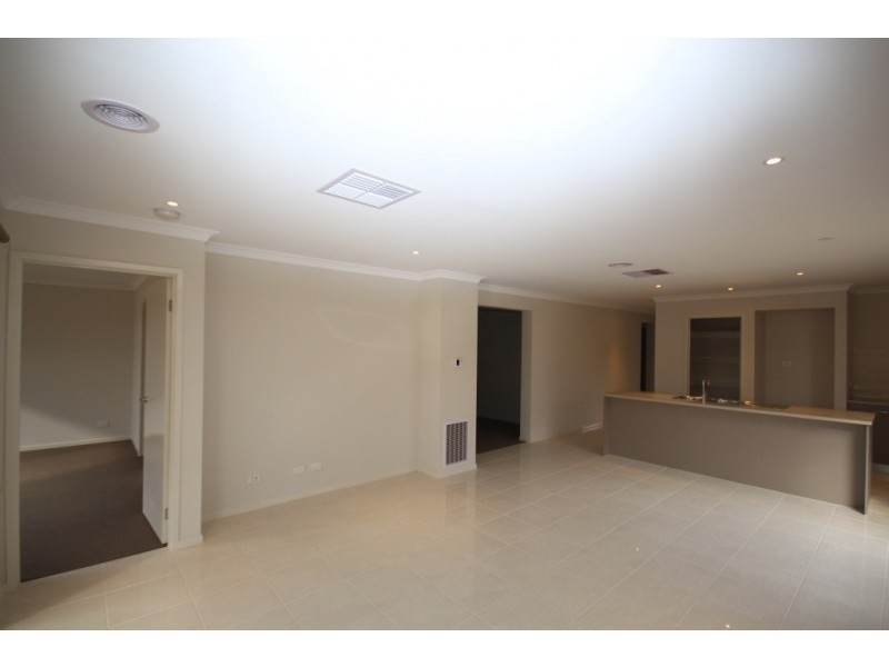 18 Blossom Avenue, Mount Duneed VIC 3216