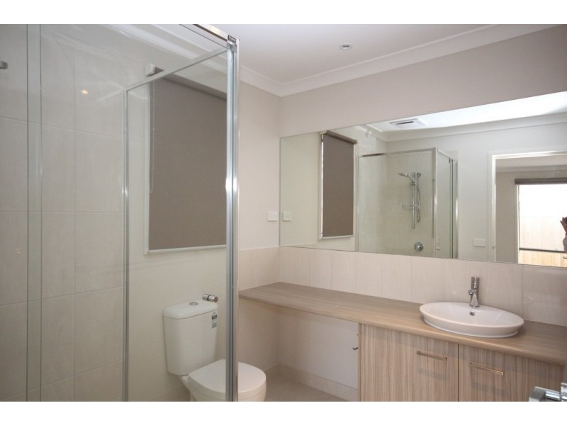 18 Blossom Avenue, Mount Duneed VIC 3216