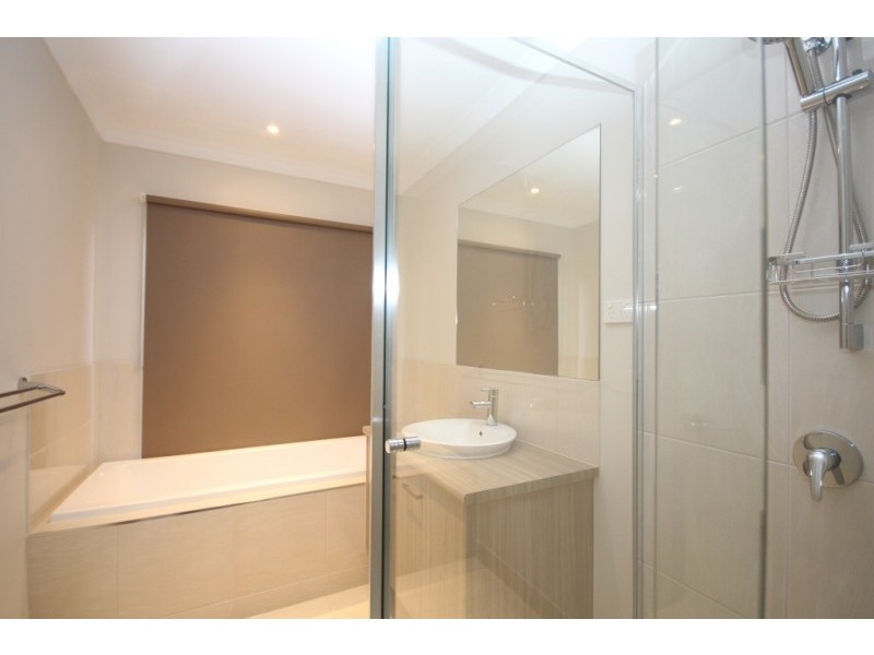 18 Blossom Avenue, Mount Duneed VIC 3216
