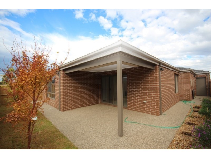 18 Blossom Avenue, Mount Duneed VIC 3216