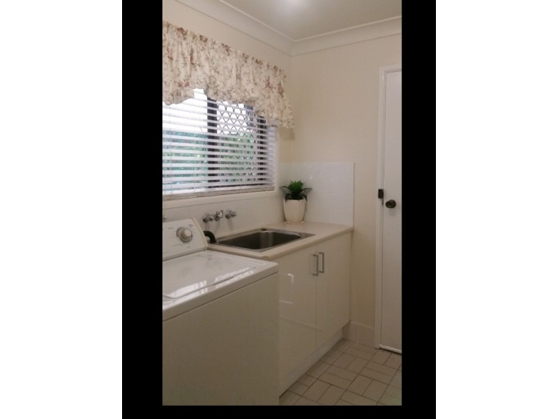 1 Peverell st, Hillcrest QLD 4118