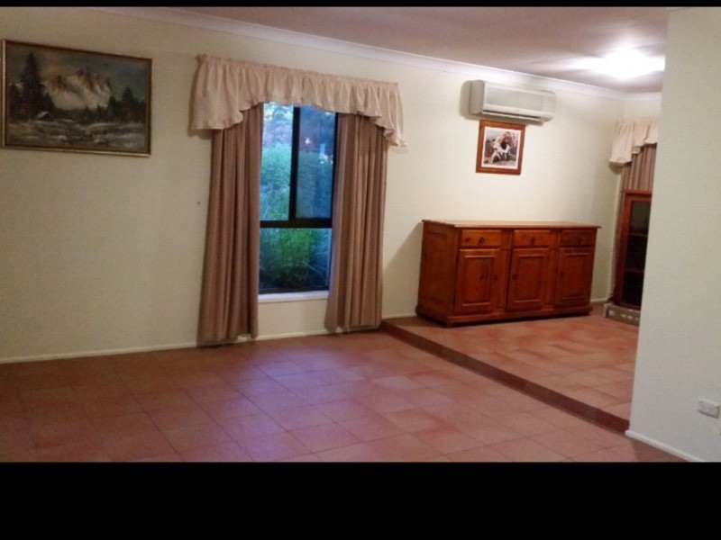 1 Peverell st, Hillcrest QLD 4118