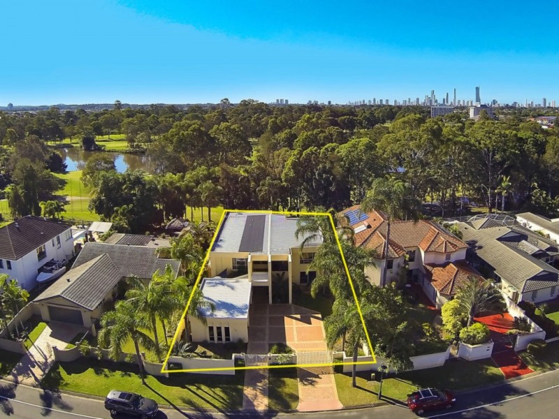 85 Santa Cruz Boulevard, Clear Island Waters QLD 4226