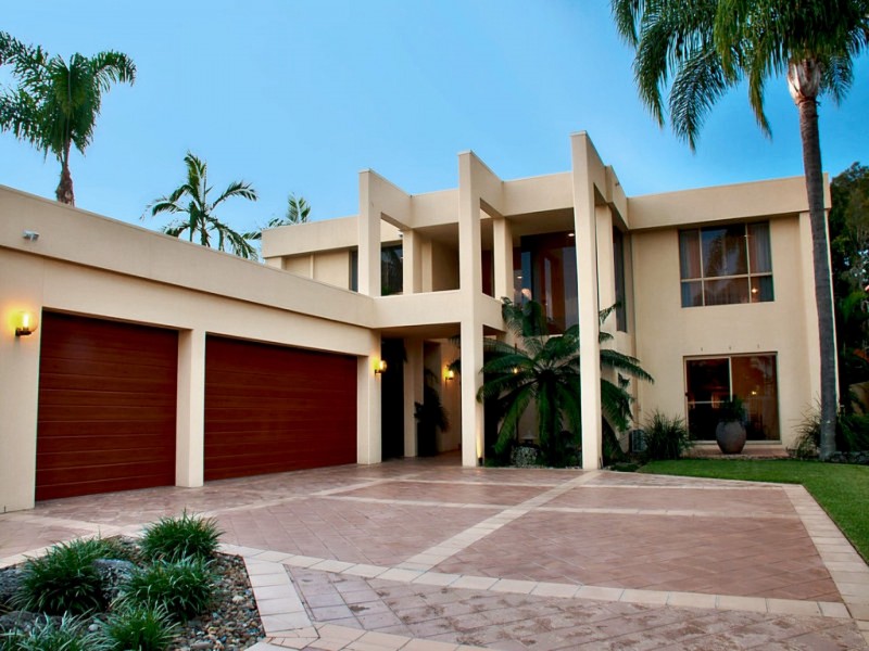 85 Santa Cruz Boulevard, Clear Island Waters QLD 4226