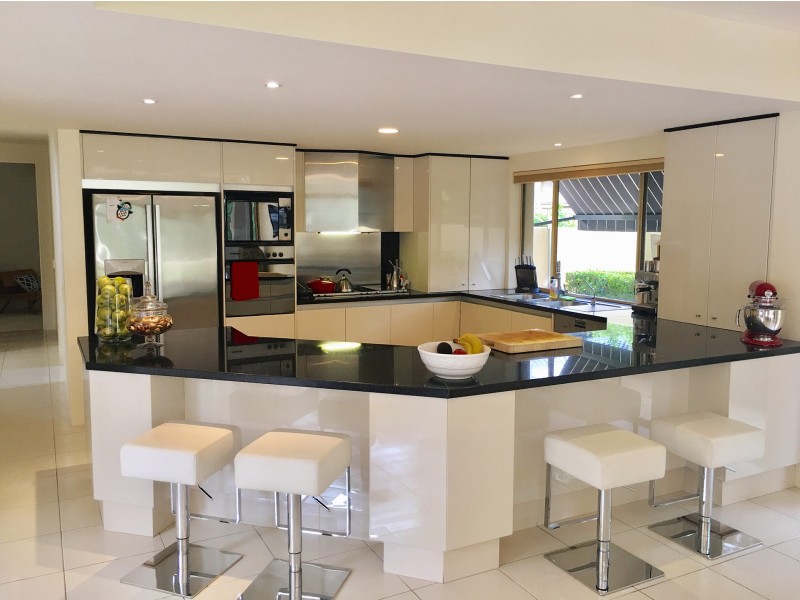 85 Santa Cruz Boulevard, Clear Island Waters QLD 4226