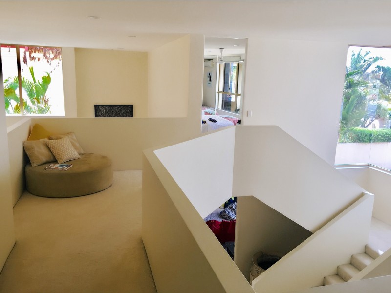 85 Santa Cruz Boulevard, Clear Island Waters QLD 4226