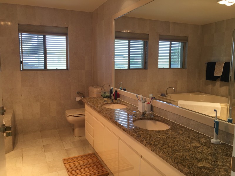 85 Santa Cruz Boulevard, Clear Island Waters QLD 4226