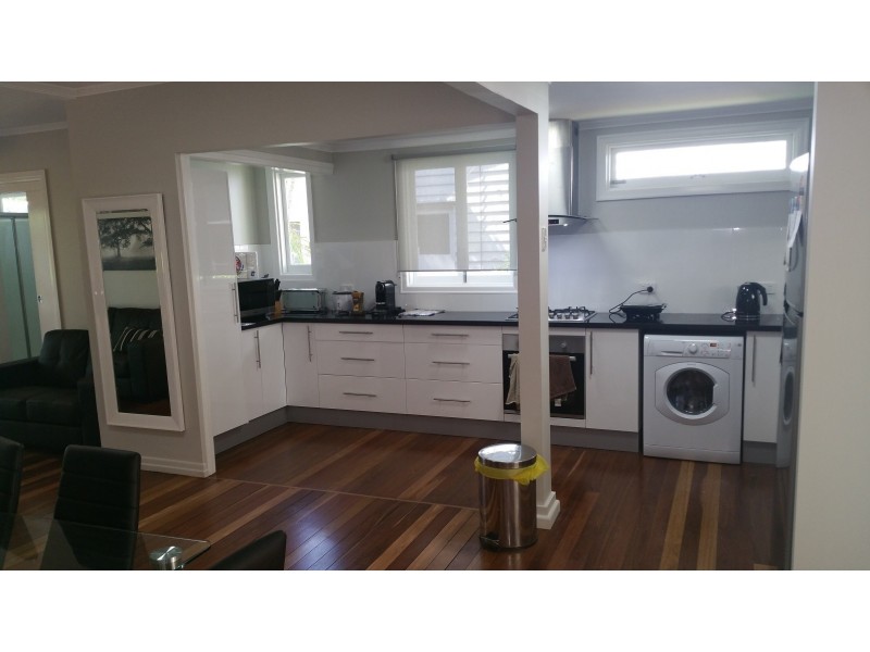 45 Dell Rd, St Lucia QLD 4067