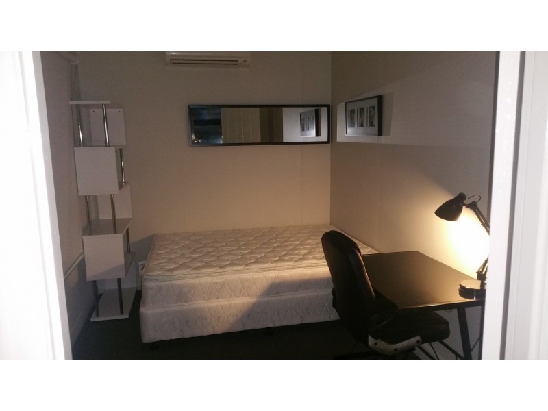 45 Dell Rd, St Lucia QLD 4067