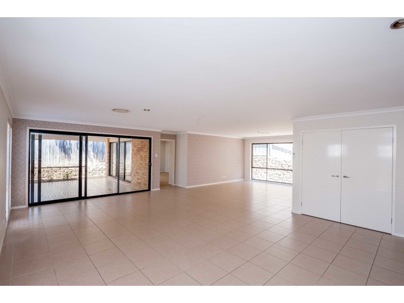 8 Driftwood Place, Springfield Lakes QLD 4300