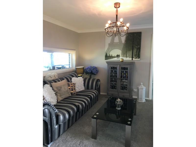 15 Bellona Chase, Cameron Park NSW 2285